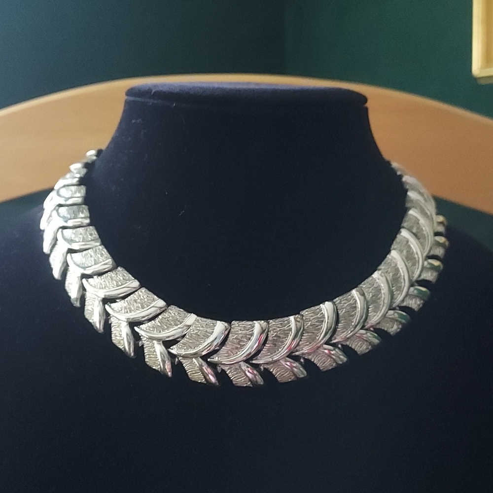 1960's Coro silver tone Chevron link Necklace